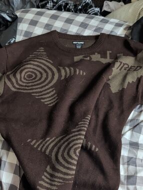 Hot Topic Brown and Tan Graphic Crewneck Sweater